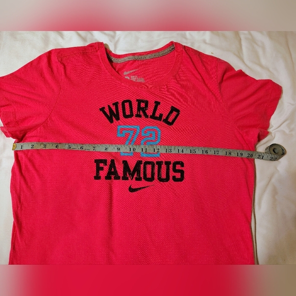 Nike Women's Pink Graphic Tee, Size XL - Picture 4 of 6
